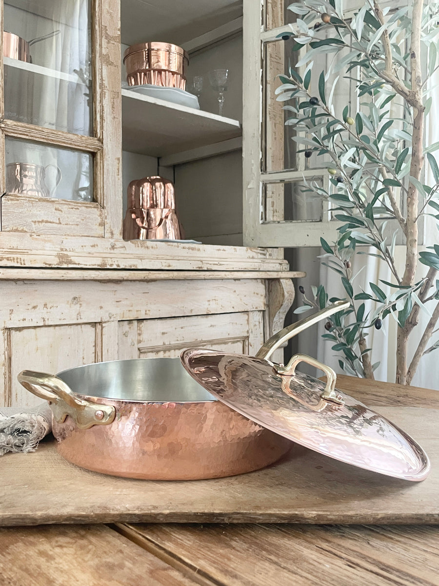 Coppermill Kitchen | Vintage Inspired Medium Saute Pan & Lid | Authentic  Copper & Brass | Tin-Lined | Hammered Finish | Made in Italy | 2.25 Quarts