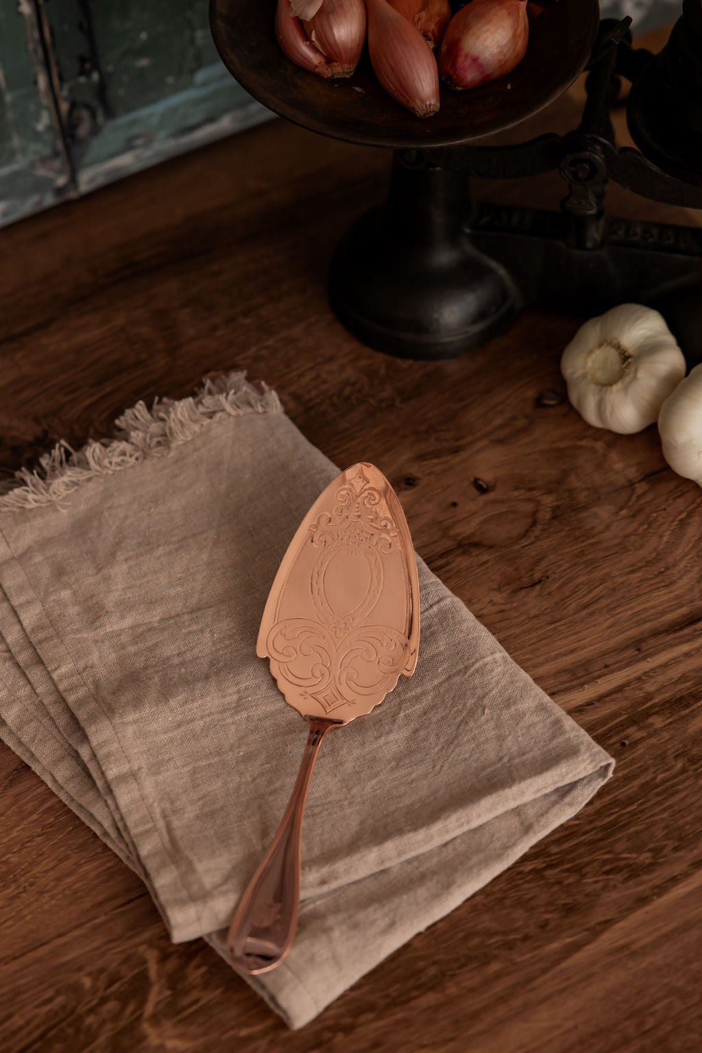 Antique Floral Crest Etched Pie/Cake Server