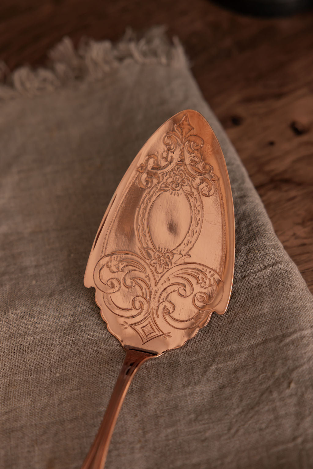 Antique Floral Crest Etched Pie/Cake Server