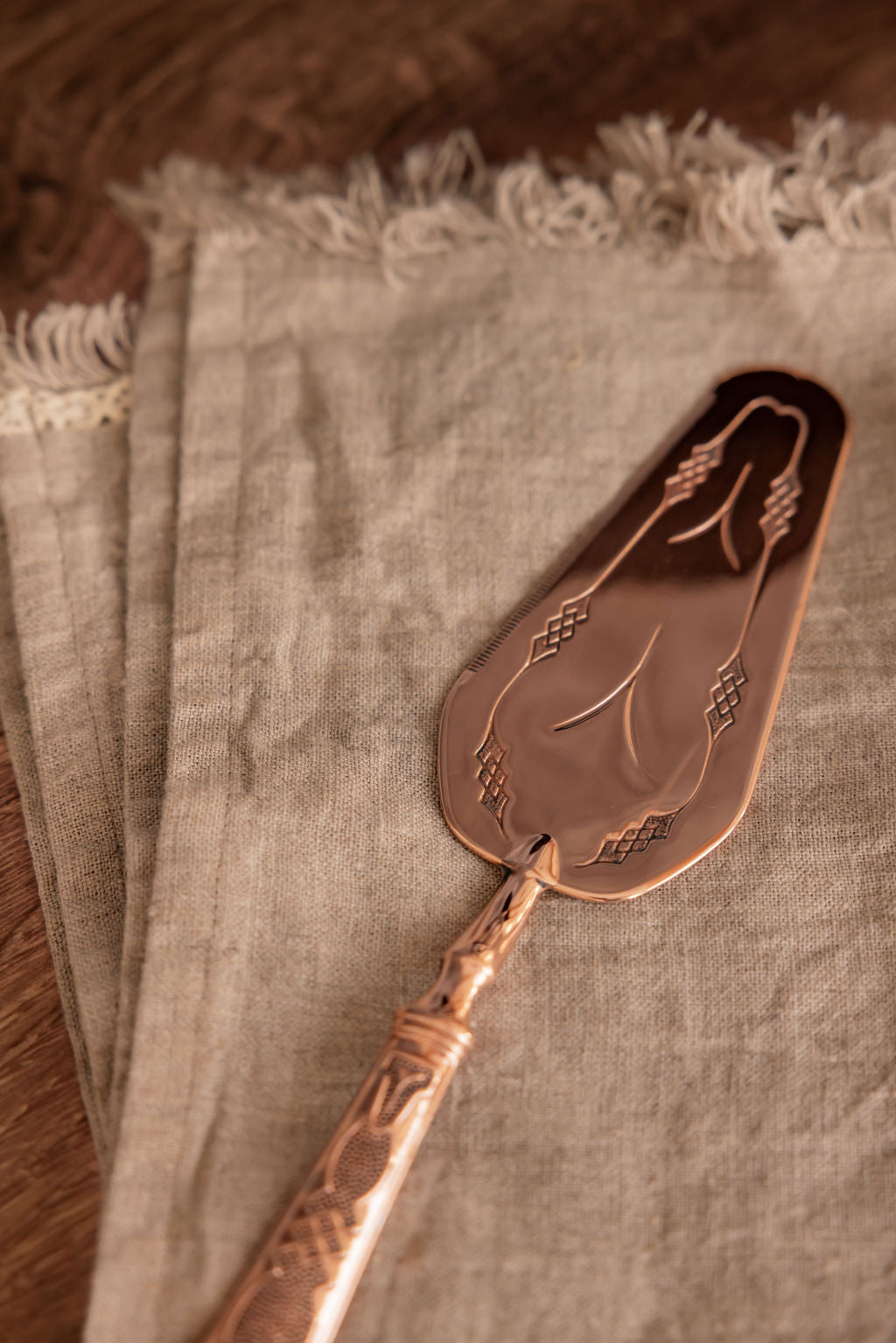 Antique Etched Pointed Pie/Cake Server