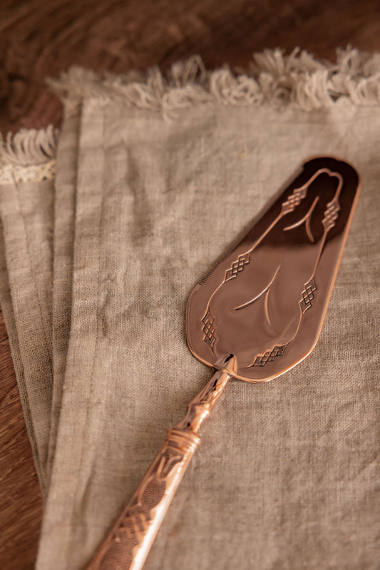 Antique Etched Pointed Pie/Cake Server