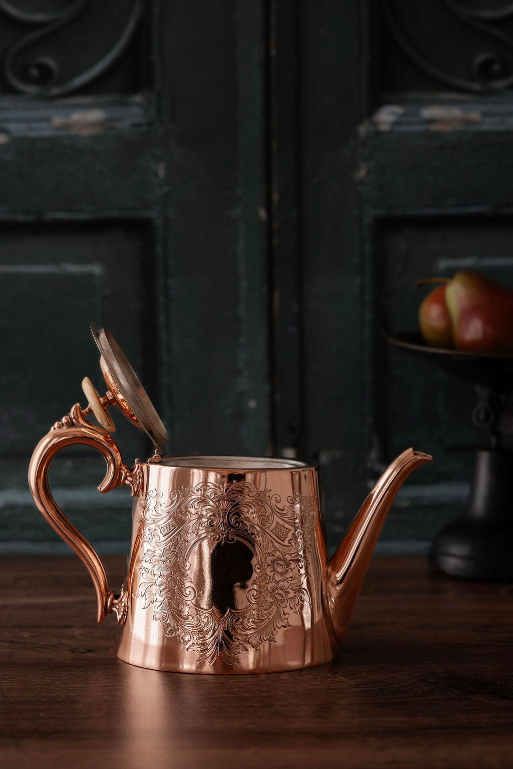 Antique Victorian Engraved Copper Teapot / Coffee Pot | Silver-Lined | Circa 1890–1910 3